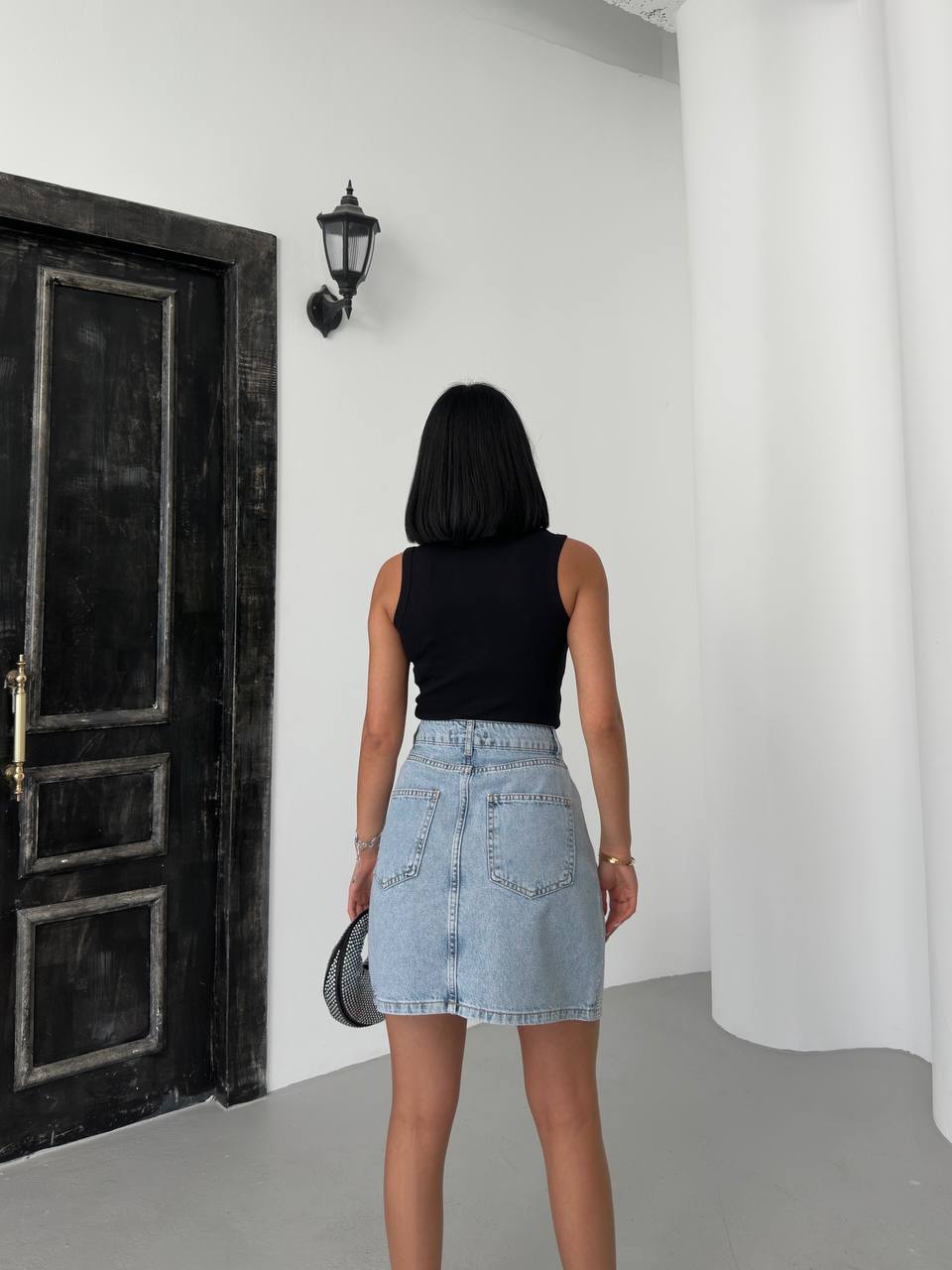 Taş detaylı denim mini etek