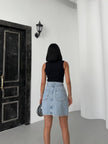 Taş detaylı denim mini etek